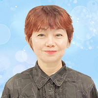 アクアマリン絹香先生