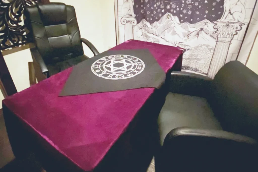 池袋占いの館ルティナ