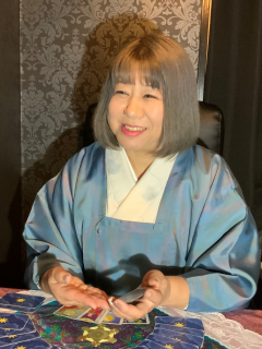 千里眼七十八（ななとわ）先生