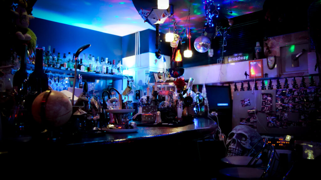 岩手 占い AMERICAN BAR MANHATTAN マスター