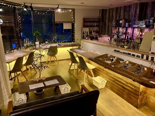 占いバー TWO GATES｜スタッフ